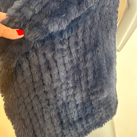 Gorgeous Dolce Cabo Midnight Blue Faux Fur Vest❤️L - Picture 4 of 14
